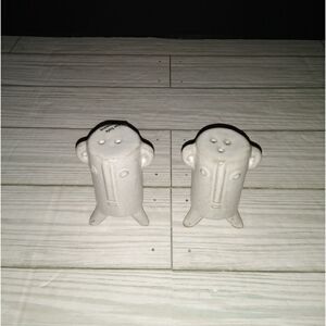 Bloomingville Stoneware Face Salt And Pepper Kitchen Decorative Shakers Set